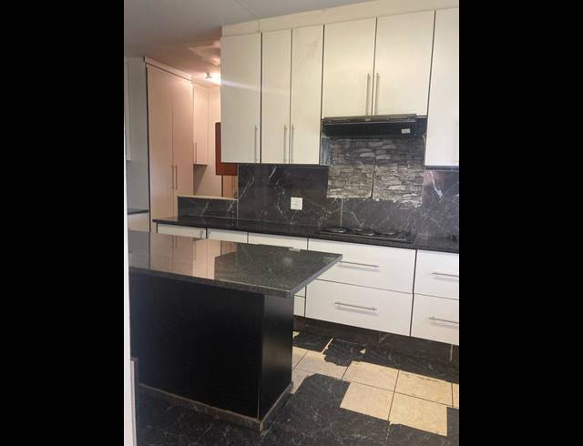 4 BEDROOM HOUSE FOR SALE IN PRIMROSE HILL